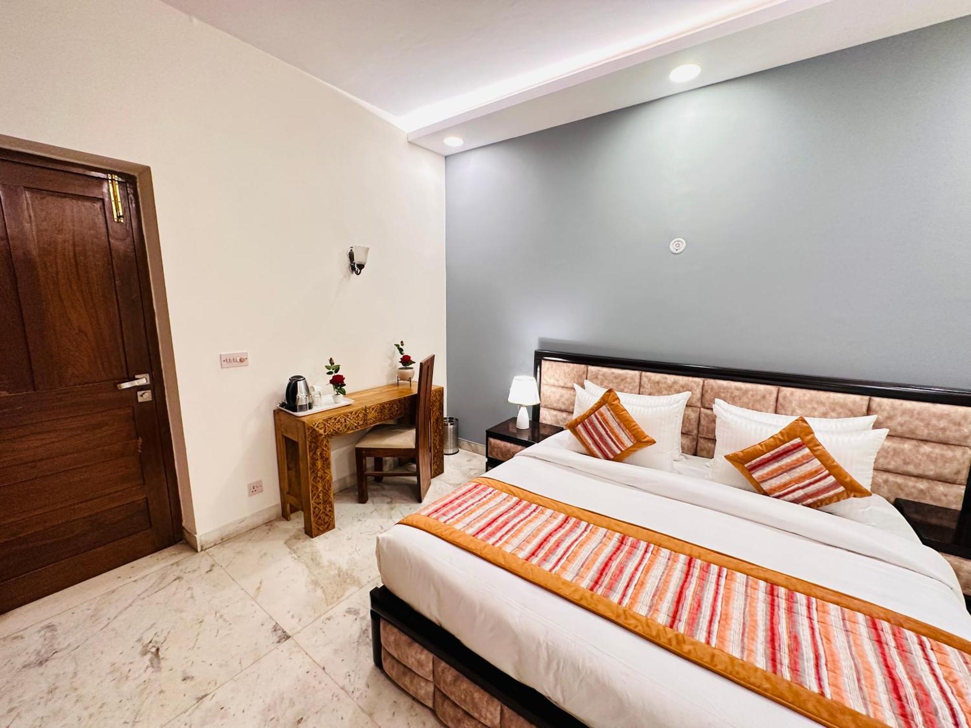 Grove Residency Hauz Khas New Delhi Couple Friendly Hotel Buitenkant foto
